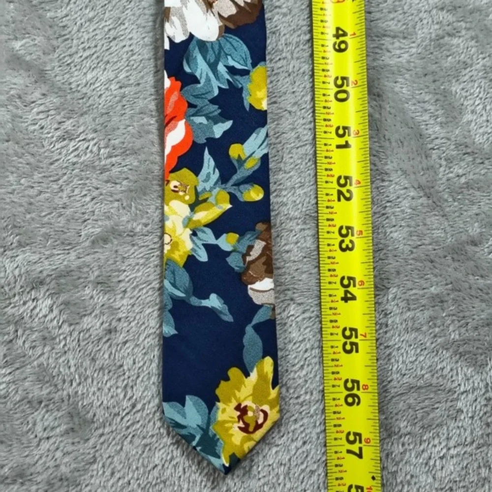 Penguin‎ Skinny Tie Mens 57.5 x 2.25 Floral Flowers Munsingwear Slim Mod